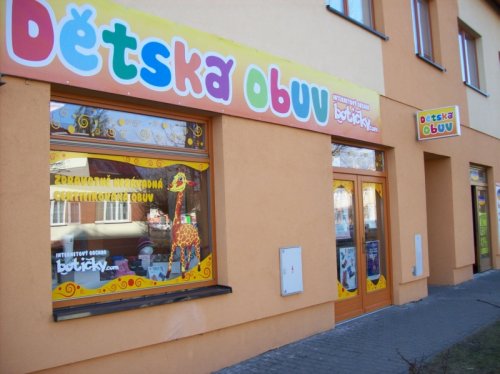 kamenná prodejna dětské obuvi v Kyjově